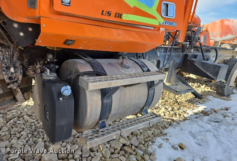 image for item DS5271 2020 Western Star 4700SF ready mix tuck cab and chassis