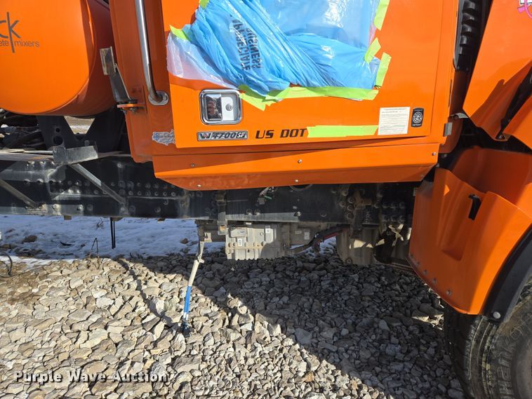 image for item DS5271 2020 Western Star 4700SF ready mix tuck cab and chassis