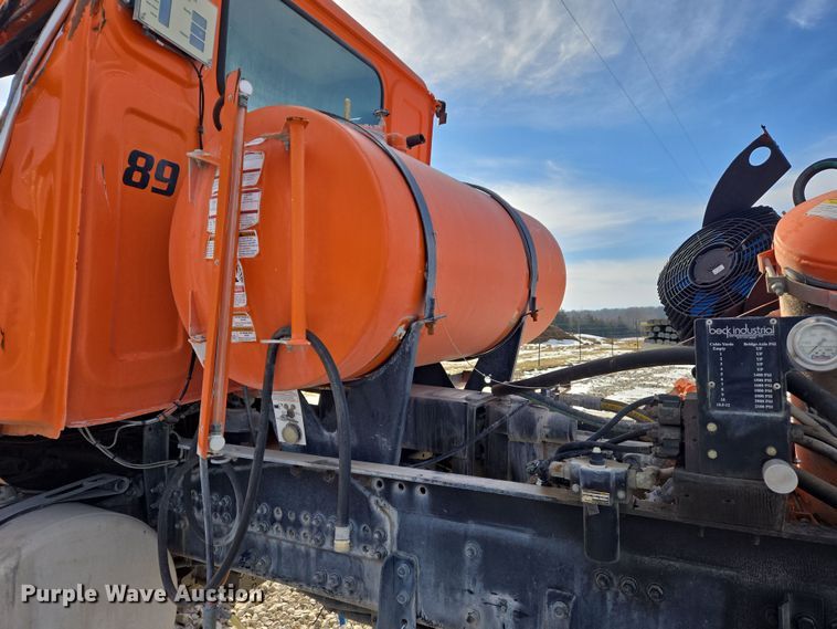 image for item DS5271 2020 Western Star 4700SF ready mix tuck cab and chassis