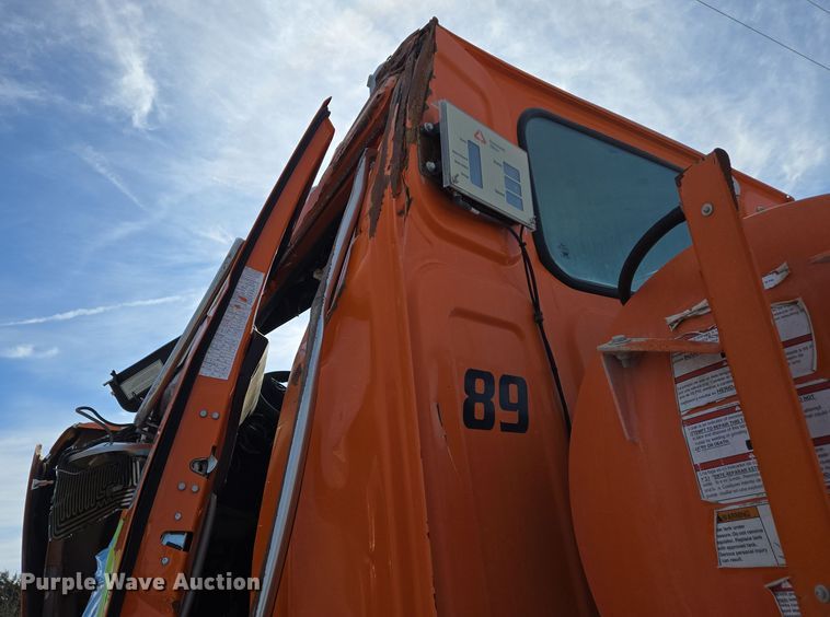 image for item DS5271 2020 Western Star 4700SF ready mix tuck cab and chassis