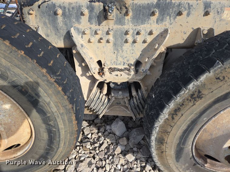 image for item DS5271 2020 Western Star 4700SF ready mix tuck cab and chassis