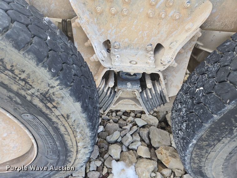 image for item DS5271 2020 Western Star 4700SF ready mix tuck cab and chassis