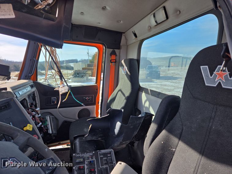 image for item DS5271 2020 Western Star 4700SF ready mix tuck cab and chassis