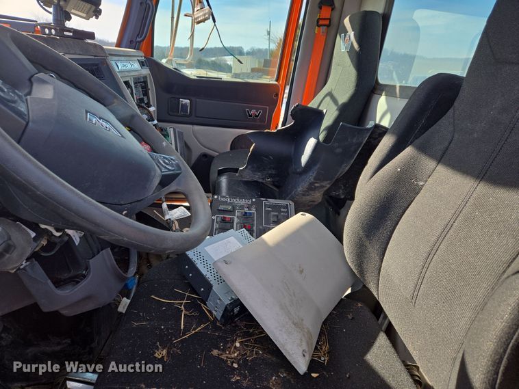 image for item DS5271 2020 Western Star 4700SF ready mix tuck cab and chassis