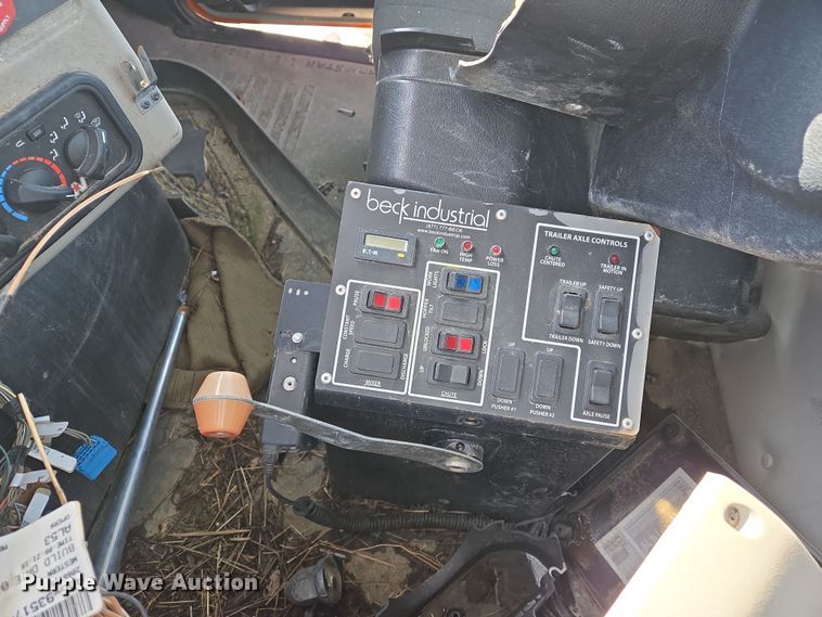 image for item DS5271 2020 Western Star 4700SF ready mix tuck cab and chassis