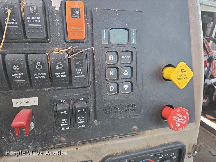 image for item DS5271 2020 Western Star 4700SF ready mix tuck cab and chassis