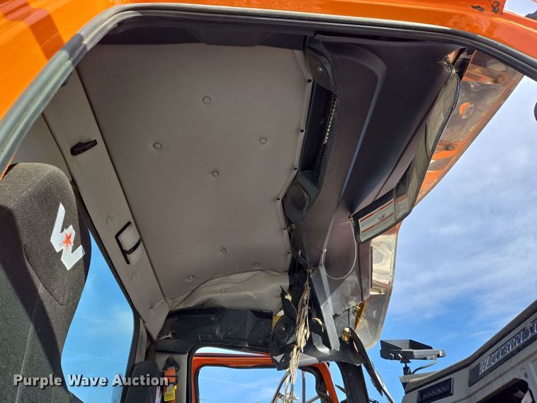 image for item DS5271 2020 Western Star 4700SF ready mix tuck cab and chassis