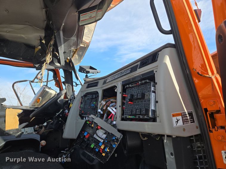 image for item DS5271 2020 Western Star 4700SF ready mix tuck cab and chassis