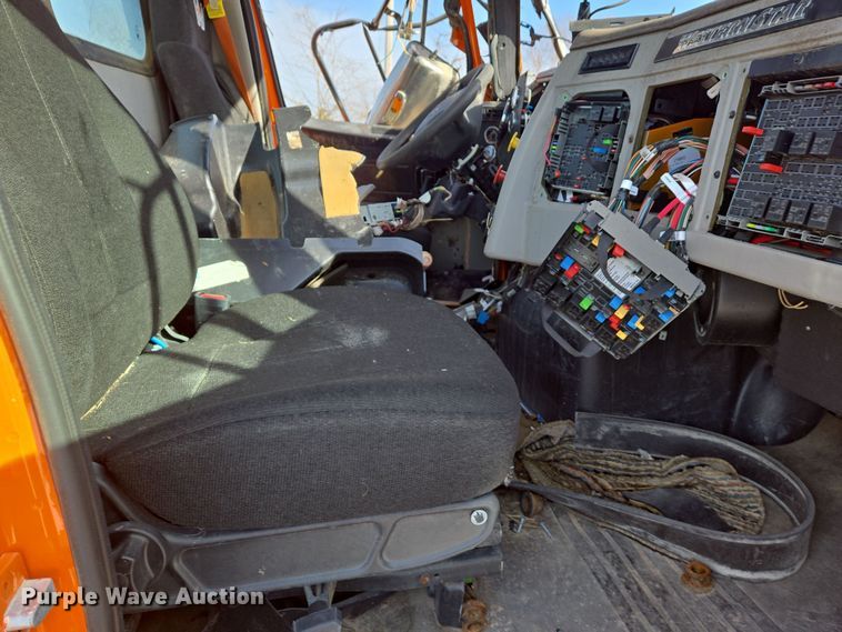 image for item DS5271 2020 Western Star 4700SF ready mix tuck cab and chassis