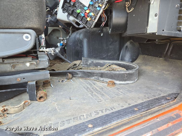 image for item DS5271 2020 Western Star 4700SF ready mix tuck cab and chassis