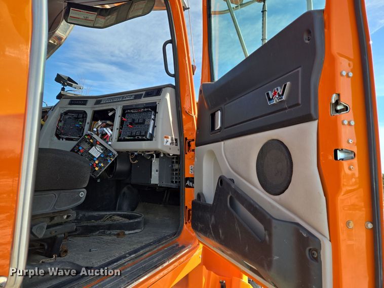 image for item DS5271 2020 Western Star 4700SF ready mix tuck cab and chassis