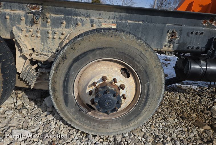 image for item DS5271 2020 Western Star 4700SF ready mix tuck cab and chassis