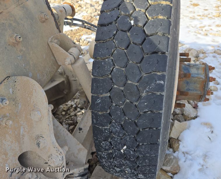 image for item DS5271 2020 Western Star 4700SF ready mix tuck cab and chassis