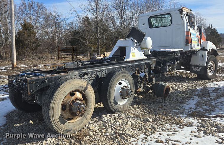 image for item DS5273 2015 Western Star 4700SF ready mix truck cab and chassis