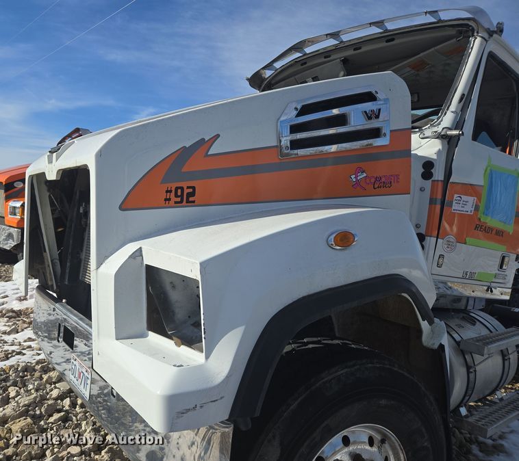 image for item DS5273 2015 Western Star 4700SF ready mix truck cab and chassis