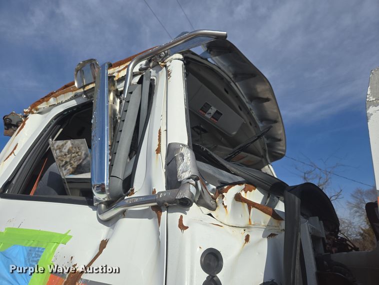 image for item DS5273 2015 Western Star 4700SF ready mix truck cab and chassis