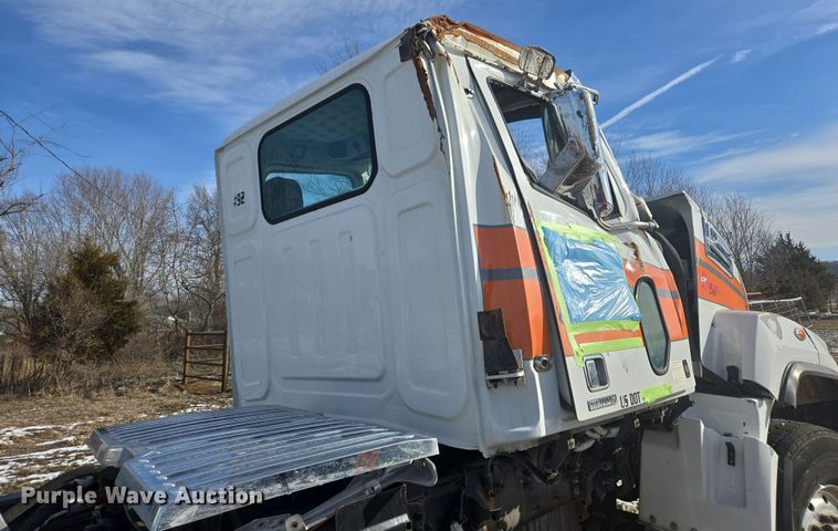 image for item DS5273 2015 Western Star 4700SF ready mix truck cab and chassis