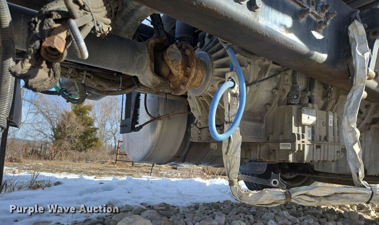 image for item DS5273 2015 Western Star 4700SF ready mix truck cab and chassis