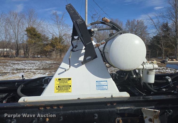 image for item DS5273 2015 Western Star 4700SF ready mix truck cab and chassis