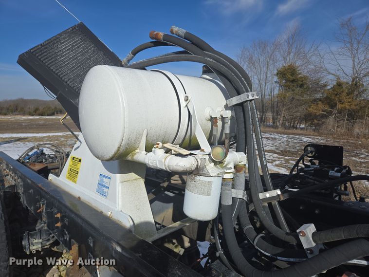 image for item DS5273 2015 Western Star 4700SF ready mix truck cab and chassis