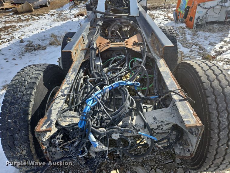 image for item DS5273 2015 Western Star 4700SF ready mix truck cab and chassis