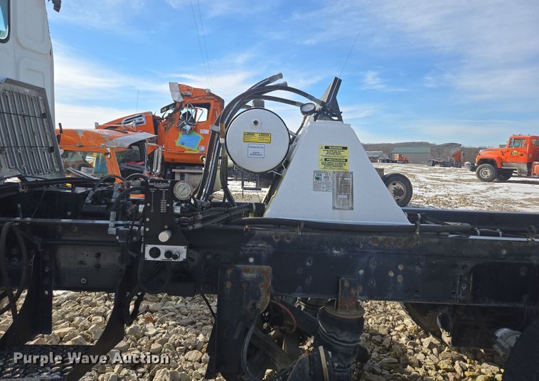 image for item DS5273 2015 Western Star 4700SF ready mix truck cab and chassis