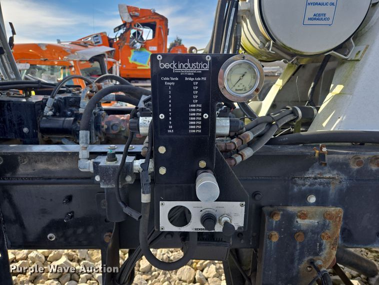 image for item DS5273 2015 Western Star 4700SF ready mix truck cab and chassis