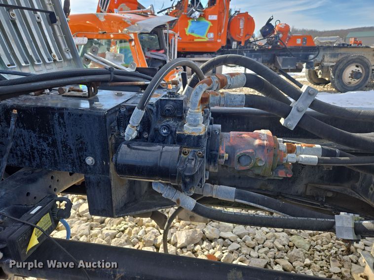 image for item DS5273 2015 Western Star 4700SF ready mix truck cab and chassis