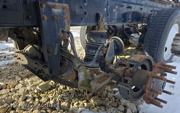 image for item DS5273 2015 Western Star 4700SF ready mix truck cab and chassis