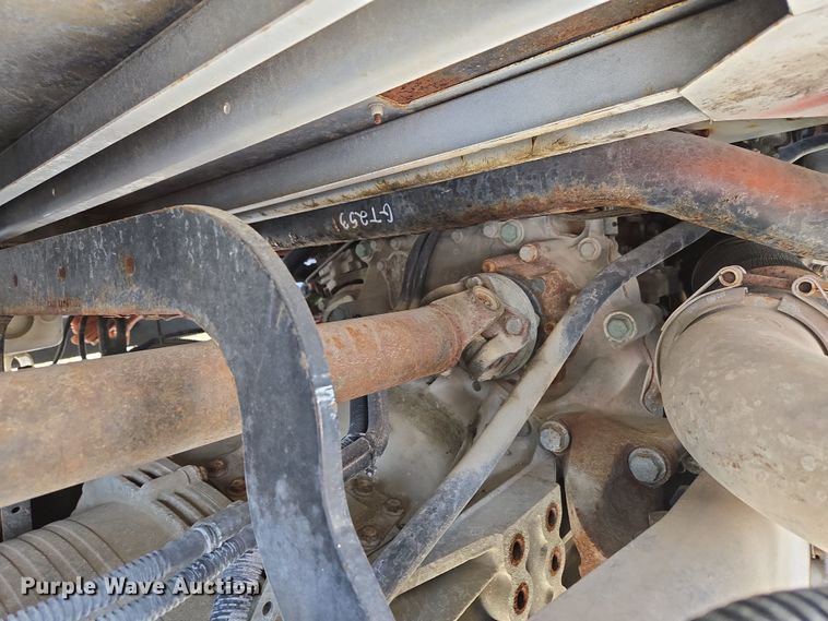 image for item DS5273 2015 Western Star 4700SF ready mix truck cab and chassis