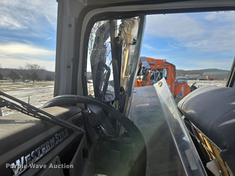 image for item DS5273 2015 Western Star 4700SF ready mix truck cab and chassis