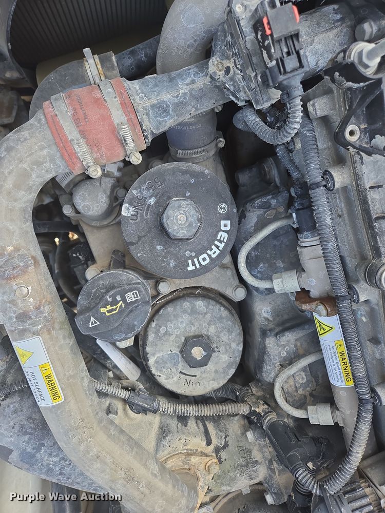 image for item DS5273 2015 Western Star 4700SF ready mix truck cab and chassis