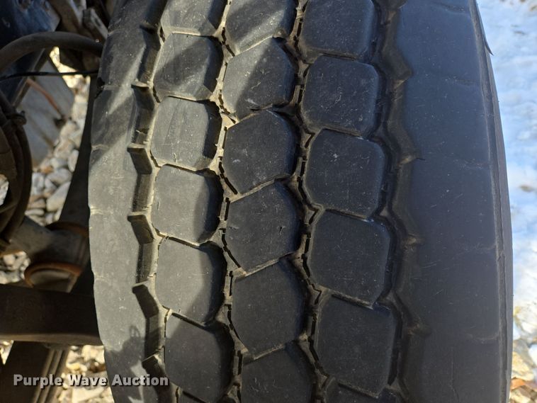 image for item DS5273 2015 Western Star 4700SF ready mix truck cab and chassis