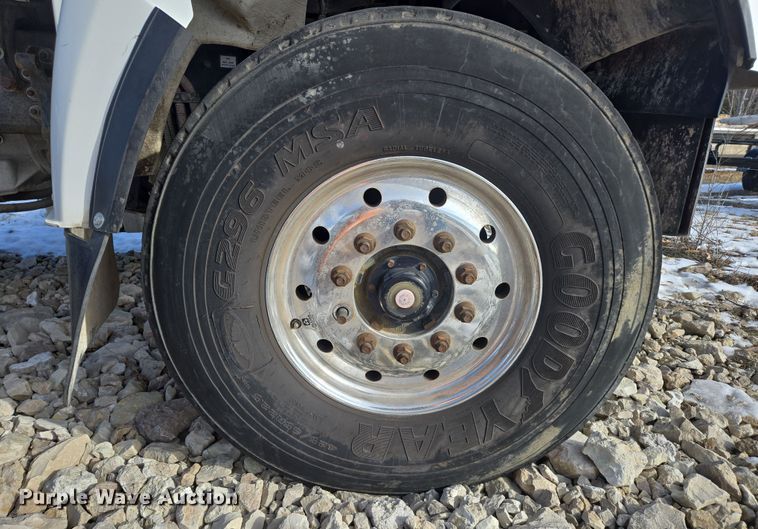 image for item DS5273 2015 Western Star 4700SF ready mix truck cab and chassis