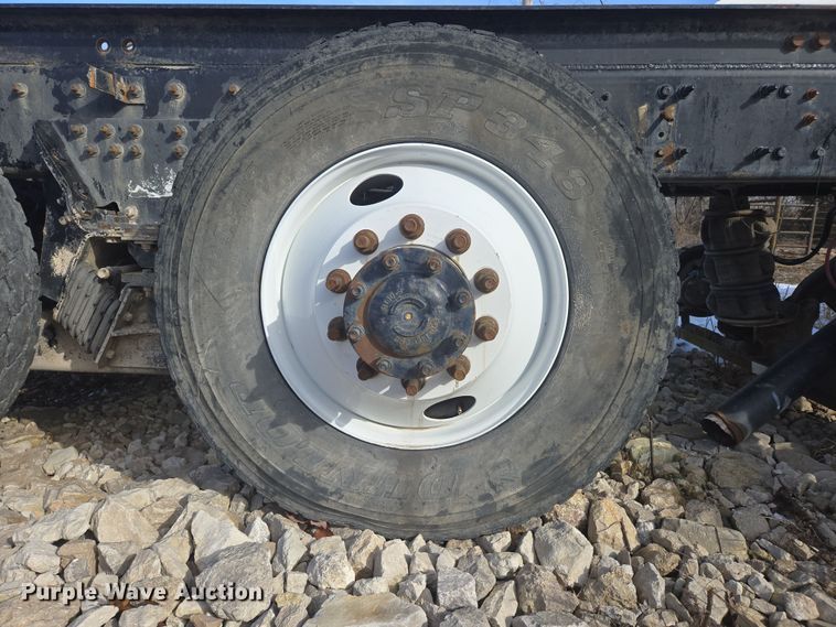 image for item DS5273 2015 Western Star 4700SF ready mix truck cab and chassis