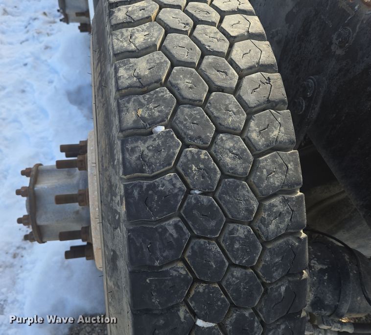 image for item DS5273 2015 Western Star 4700SF ready mix truck cab and chassis