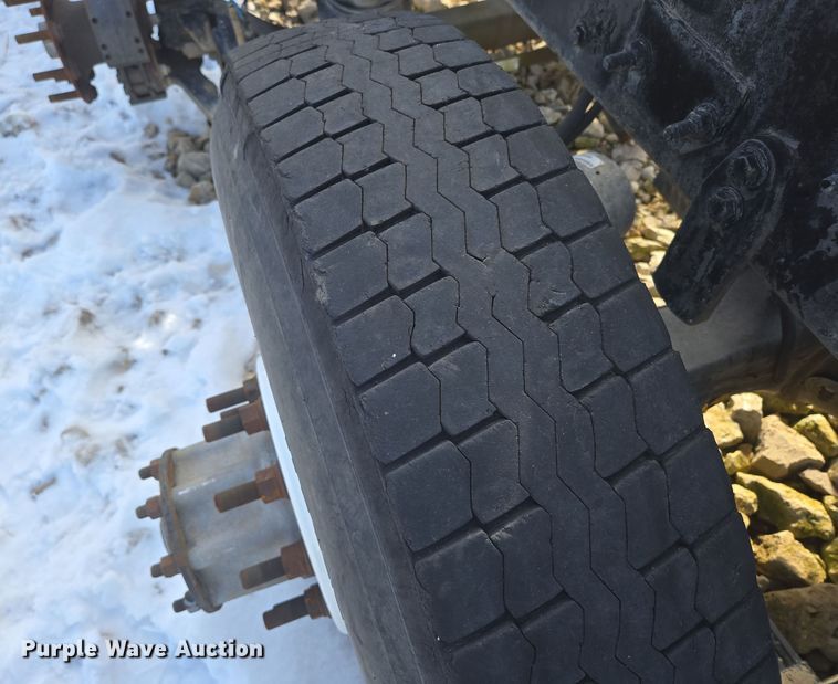 image for item DS5273 2015 Western Star 4700SF ready mix truck cab and chassis