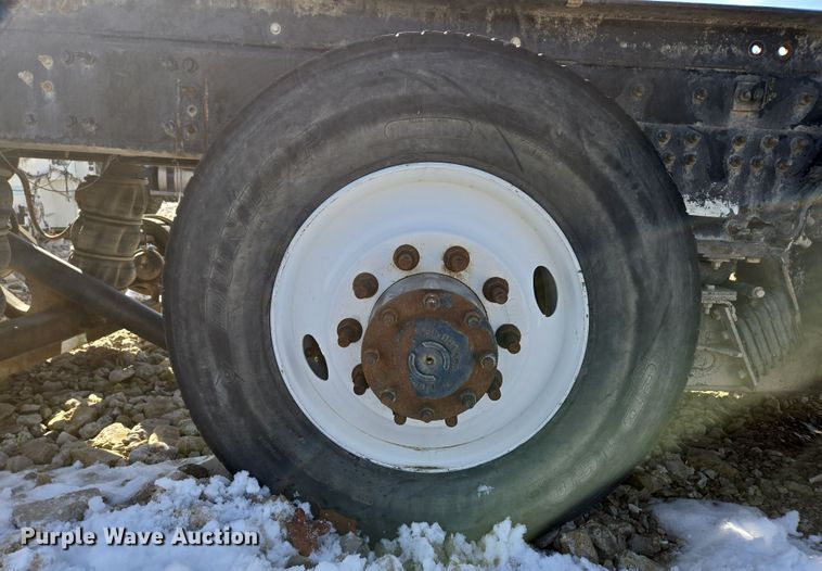 image for item DS5273 2015 Western Star 4700SF ready mix truck cab and chassis