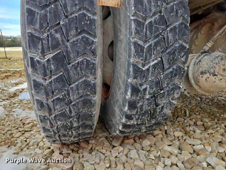 image for item DS5274 2003 Sterling L-Line ready mix truck