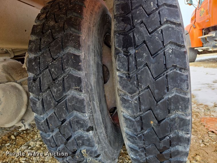 image for item DS5274 2003 Sterling L-Line ready mix truck