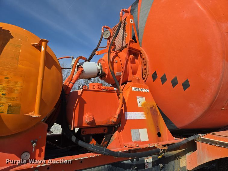 image for item DS5275 2007 Sterling L-Line ready mix truck