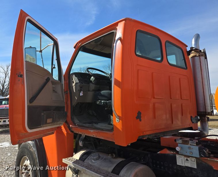 image for item DS5275 2007 Sterling L-Line ready mix truck