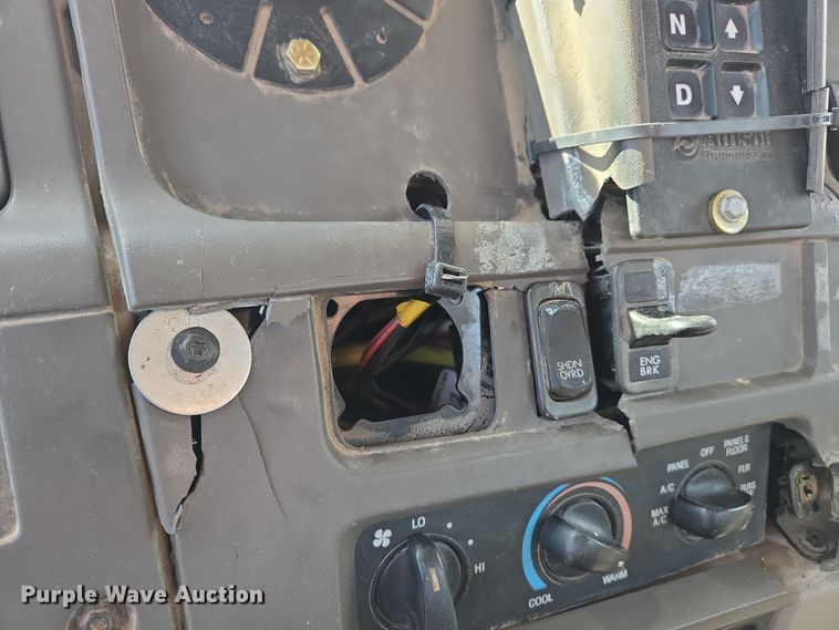 image for item DS5275 2007 Sterling L-Line ready mix truck