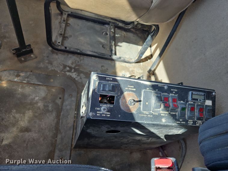 image for item DS5275 2007 Sterling L-Line ready mix truck