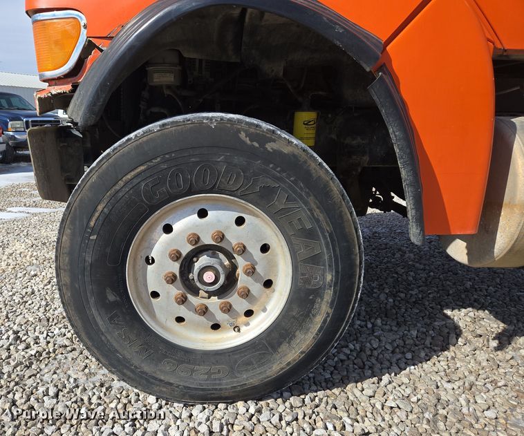 image for item DS5275 2007 Sterling L-Line ready mix truck