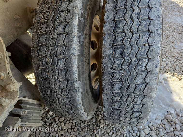 image for item DS5275 2007 Sterling L-Line ready mix truck