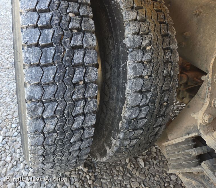 image for item DS5275 2007 Sterling L-Line ready mix truck