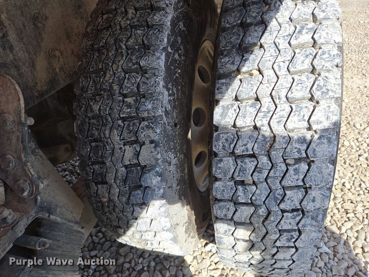 image for item DS5275 2007 Sterling L-Line ready mix truck