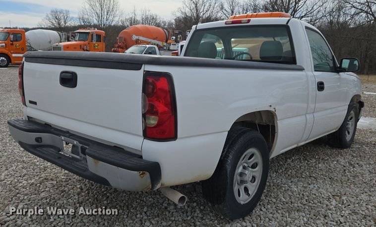 image for item DS5276 2006 Chevrolet Silverado 1500 pickup truck