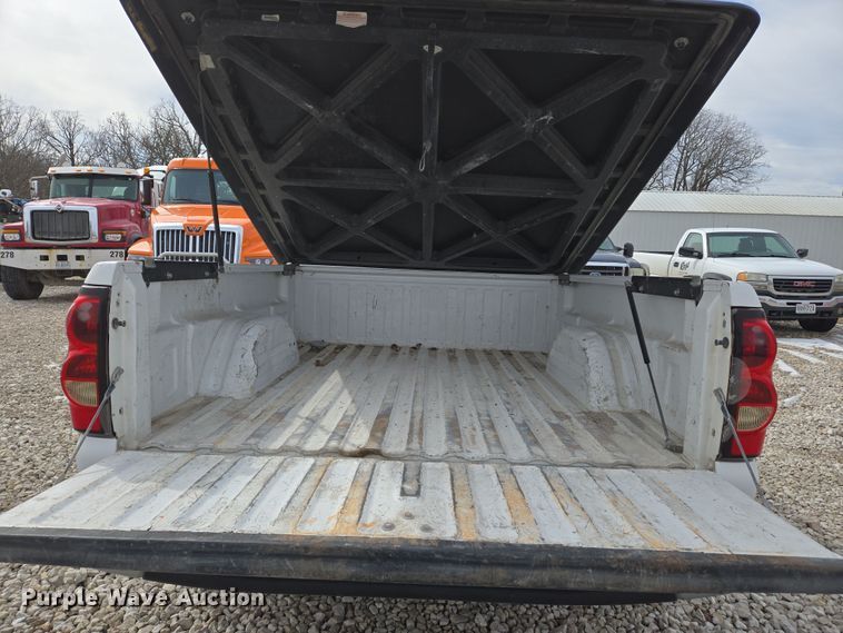 image for item DS5276 2006 Chevrolet Silverado 1500 pickup truck